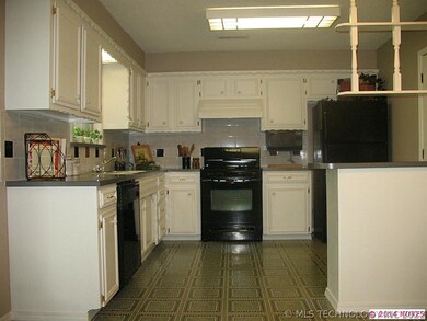 1721 W Vandalia St, Broken Arrow, OK 74012 - photo 4