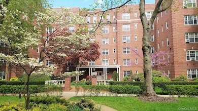 77-35 113th St unit 2N, Forest Hills, NY 11375 - photo 2