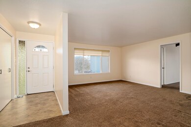 2359 Amaryllis St, Medford, OR 97504 - photo 4