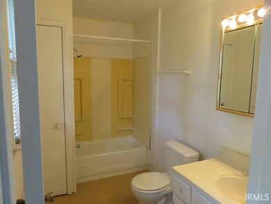 1123 W Powers St, Muncie, IN 47305 - photo 5
