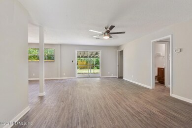 4007 Rodby Ct, Jacksonville, FL 32210 - photo 4