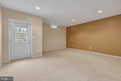 16765 Blackjack Oak Ln, Woodbridge, VA 22191 - photo 5