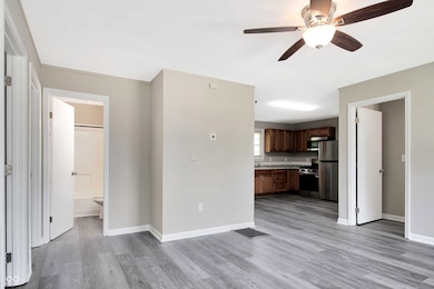 320 N 2nd St, Scottsburg, IN 47170 - photo 3