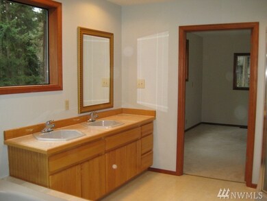 7027 174th St SW, Edmonds, WA 98026 - photo 5