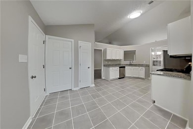 775 James Ridge Dr, Lawrenceville, GA 30045 - photo 5