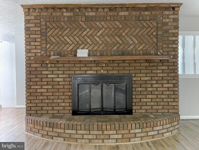 23344 Kingston Creek Rd, California, MD 20619 - photo 7