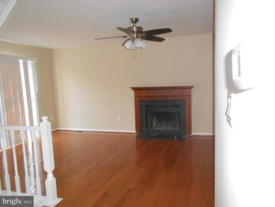 10206 Faire Commons Ct, Burke, VA 22015 - photo 5