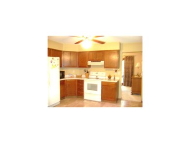 Kitchen. Dine In