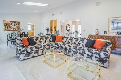03_living-room_13210 Camero Way_Eastpoin