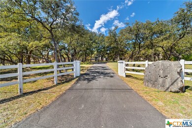19019 Chimney Creek Rd, Helotes, TX 78023 - photo 5