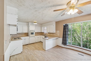 412 Cobblestone Ct, Pryor, OK 74361 - photo 3