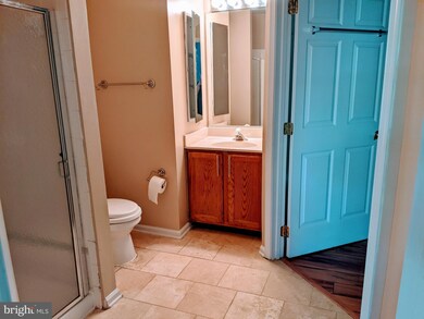 10998 Koman Cir unit 102, Manassas, VA 20109 - photo 7