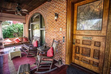 39 Franklin St, Saratoga Springs, NY 12866 - photo 2