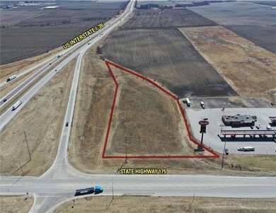 955 24th St, Des Moines, IA 50312 - photo 2