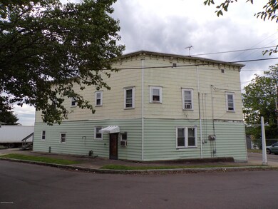 933 Scott St, Wilkes Barre, PA 18705 - photo 3