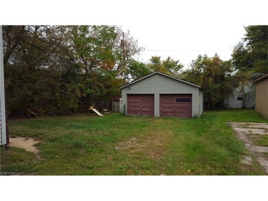 6162 Hoover St Ravenna OH 44266 with detached gara