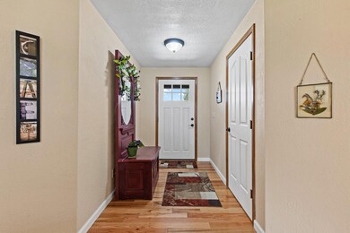 848 Forest Glen Dr, Central Point, OR 97502 - photo 5