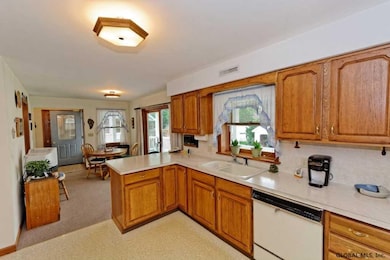 413 Mohawk Ave, Schenectady, NY 12302 - photo 7