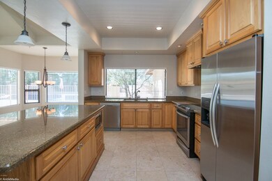 5 12246 N 86th Pl Kitch Nook