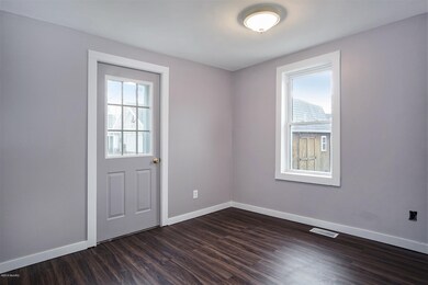 1402 Hickory St, Niles, MI 49120 - photo 5