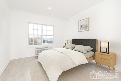 175 Quincy Ct unit 217, Perth Amboy, NJ 08861 - photo 5