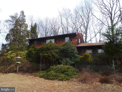 690 Sleepy View Ln, Berkeley Springs, WV 25411 - photo 2