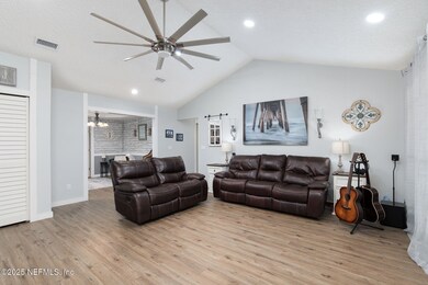 8499 Bandera Cir W, Jacksonville, FL 32244 - photo 7