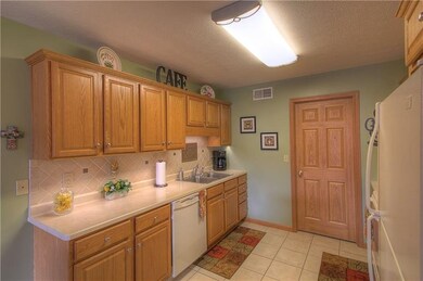Kitchen. Angle 2.