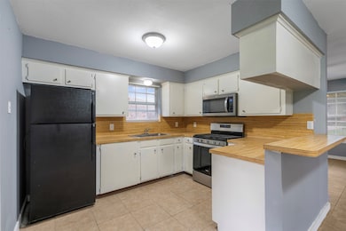 1204 Crescent Blvd, Cleveland, TX 77327 - photo 5