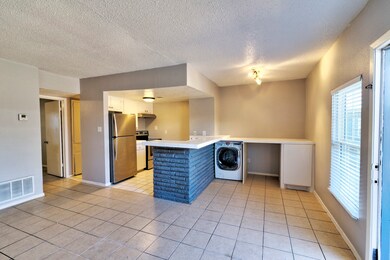935 Byrne St unit 10, Houston, TX 77009 - photo 5