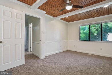 1050 Brinker Dr, Hagerstown, MD 21740 - photo 5