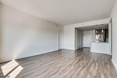 Skyview Rahway unit 1502, Rahway, NJ 07065 - photo 4