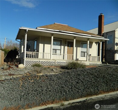 19 E 3rd St, Tonasket, WA 98855 - photo 3