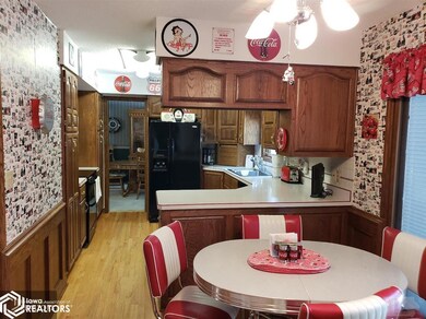 1504 N 5th Ave E, Newton, IA 50208 - photo 7