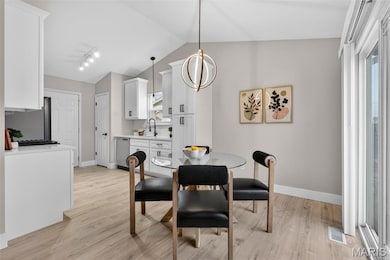 1916 Briarfield Dr, Lake Saint Louis, MO 63367 - photo 5