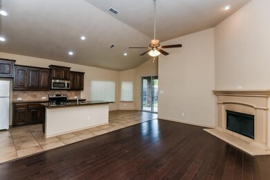 1208 Vaughna Dr, Weatherford, TX 76087 - photo 3