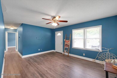 9210 Lantana Dr, Louisville, KY 40229 - photo 6