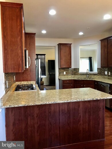 8 Thomasson Ct, Capitol Heights, MD 20743 - photo 3