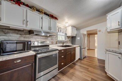 2115 Wren Ct, Cleburne, TX 76031 - photo 2