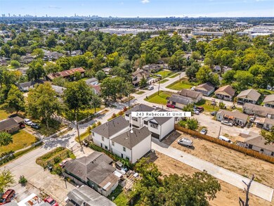 243 Rebecca St unit E, Houston, TX 77022 - photo 3