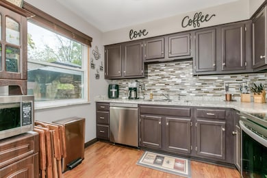 5751 Joshua St, Lansing, MI 48911 - photo 7