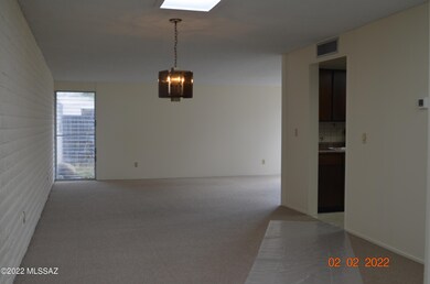 living room/dining room