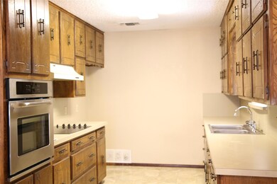 1716 Post Oak Dr, Bedford, TX 76021 - photo 7