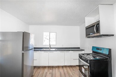 2812 Cleveland Ave, Des Moines, IA 50317 - photo 3