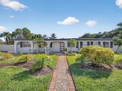 7026 Pine Tree Ln, West Palm Beach, FL 33406 - photo 2