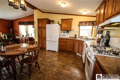 Eat-in Kitchen