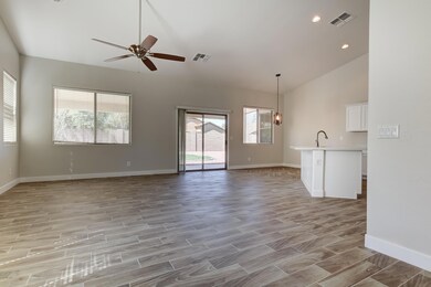 4341 E Augusta Ave-6