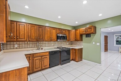 108-34 63rd Dr, Flushing, NY 11375 - photo 6