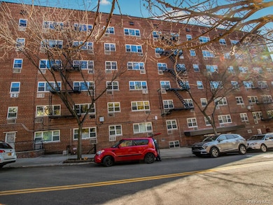The Granada unit 1G, Bronx, NY 10463 - photo 2