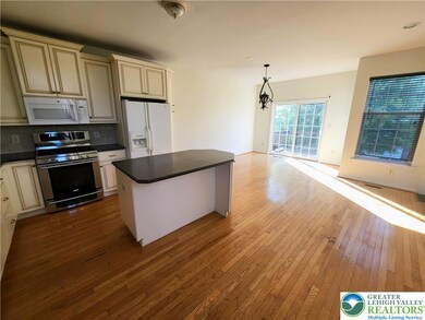 5215 Spring Ridge Dr E, MacUngie, PA 18062 - photo 7